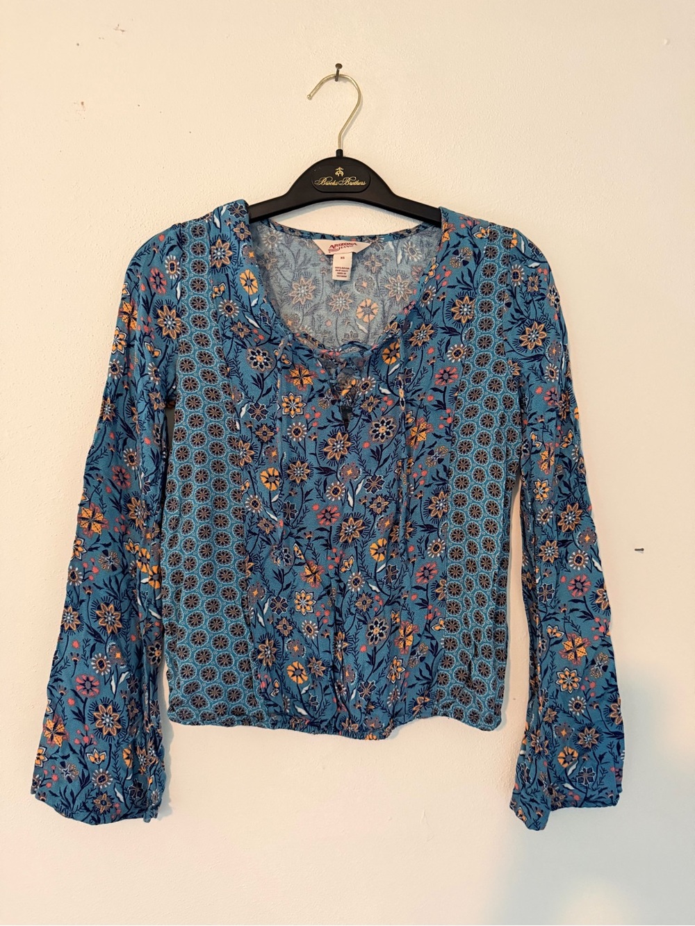 Arizona Jean Company Blue Floral Tie-Neck Peasant Blouse